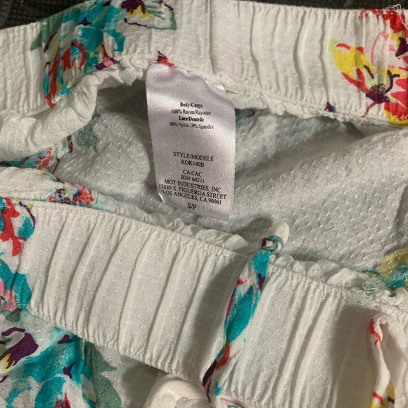 In bloom Lingerie set - Picture 9 of 9